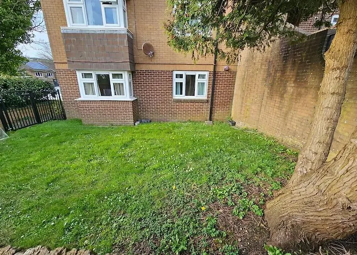 Comfortable Two Bedroom Flat