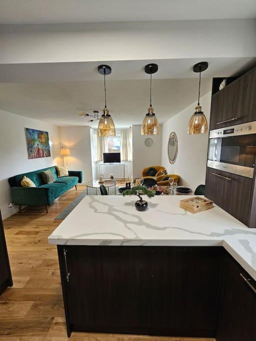 Comfortable Two Bedroom Flat Brighton