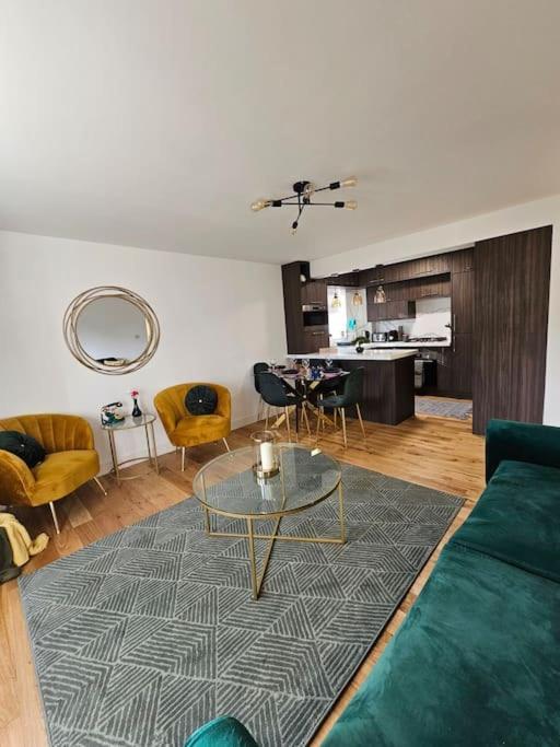 Comfortable Two Bedroom Flat Brighton