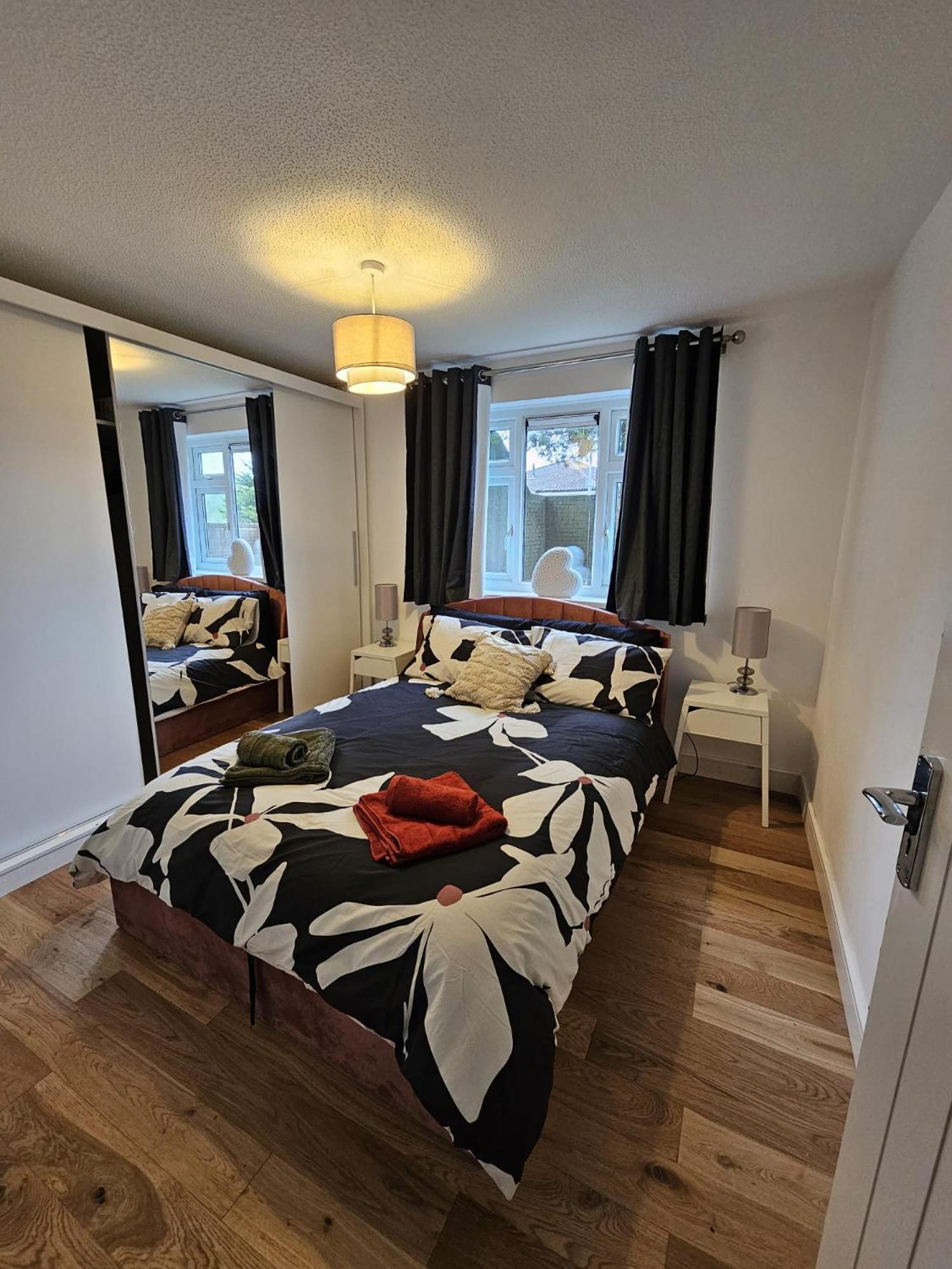 Apartment Comfortable Two Bedroom Flat Brighton